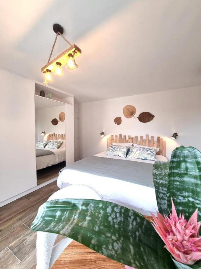 La Cle Des Chaumes Bed & Breakfast Boisset-les-Montrond Exterior photo